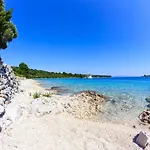 Seaside Luxury With A Swimming Pool Cove Siroka, Ciovo - 11749 تروغير