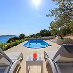 Seaside Luxury With A Swimming Pool Cove Siroka, Ciovo - 11749 فيلة *