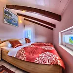 فيلة Seaside Luxury With A Swimming Pool Cove Siroka, Ciovo - 11749