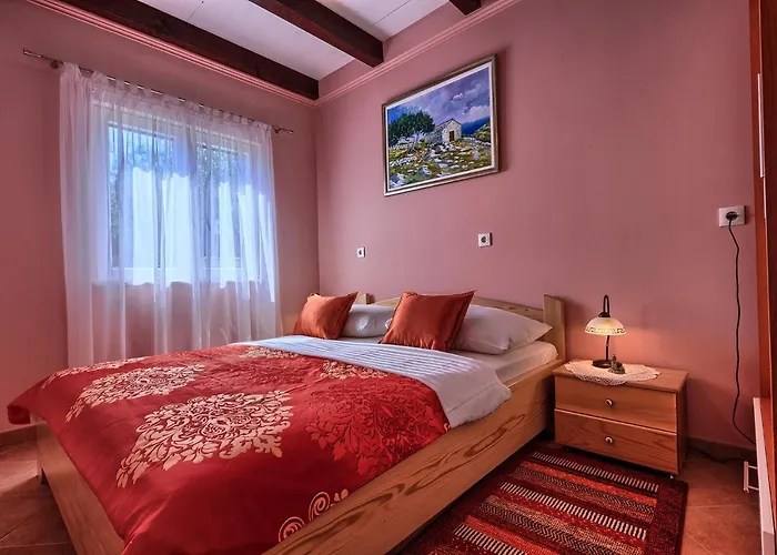 Вілла Seaside Luxury With A Swimming Pool Cove Siroka, Ciovo - 11749 Трогір