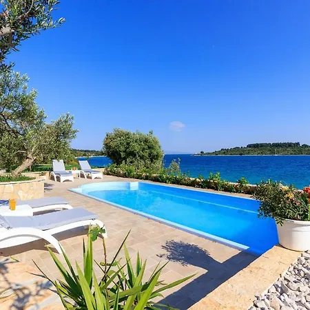 Seaside Luxury With A Swimming Pool Cove Siroka, Ciovo - 11749