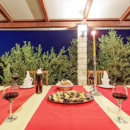 Seaside Luxury With A Swimming Pool Cove Siroka, Ciovo - 11749 Villa Trogir