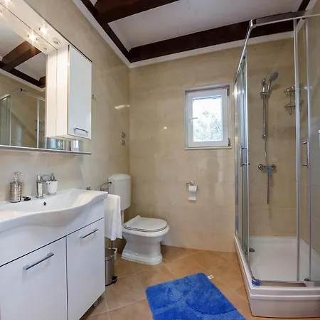 Seaside Luxury With A Swimming Pool Cove Siroka, Ciovo - 11749 Villa Trogir