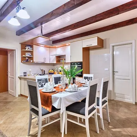 Seaside Luxury With A Swimming Pool Cove Siroka, Ciovo - 11749