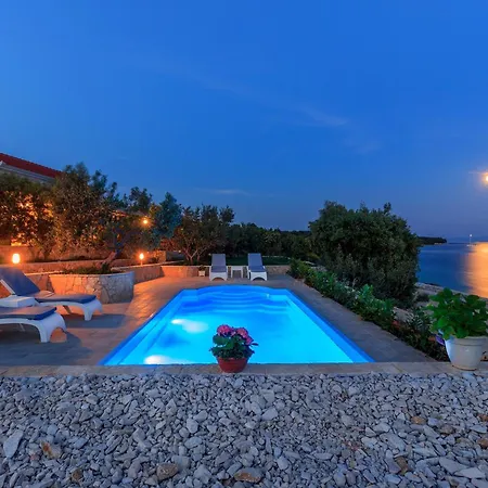Seaside Luxury With A Swimming Pool Cove Siroka, Ciovo - 11749 *