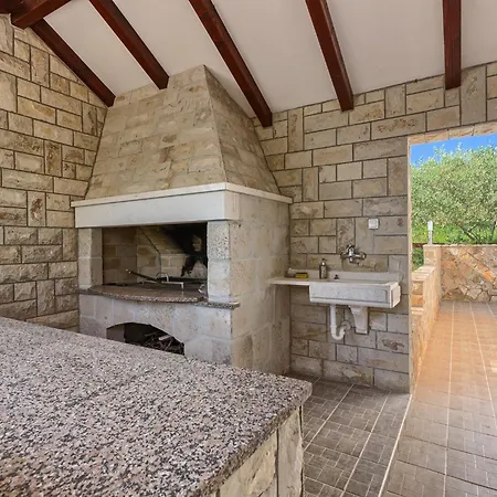 Villa Seaside Luxury With A Swimming Pool Cove Siroka, Ciovo - 11749 Trogir