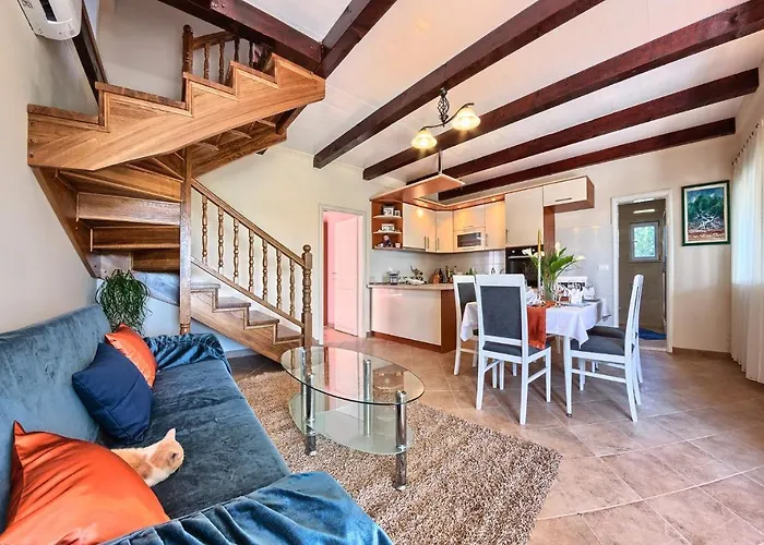 Seaside Luxury With A Swimming Pool Cove Siroka, Ciovo - 11749