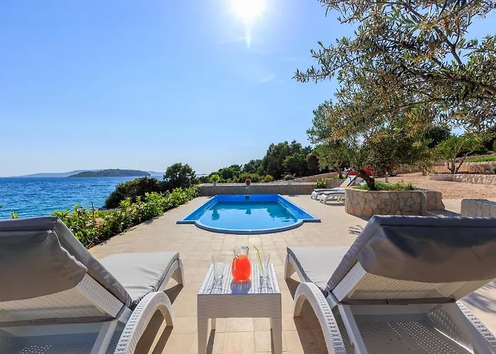 Seaside Luxury With A Swimming Pool Cove Siroka, Ciovo - 11749 Villa *