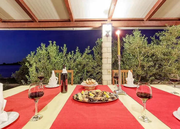 Seaside Luxury With A Swimming Pool Cove Siroka, Ciovo - 11749 Villa Trogir