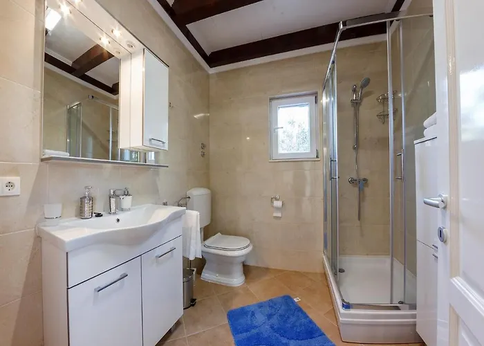 Seaside Luxury With A Swimming Pool Cove Siroka, Ciovo - 11749 Villa Trogir