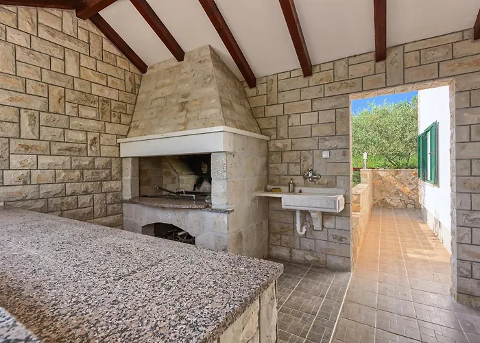 Villa Seaside Luxury With A Swimming Pool Cove Siroka, Ciovo - 11749 Trogir