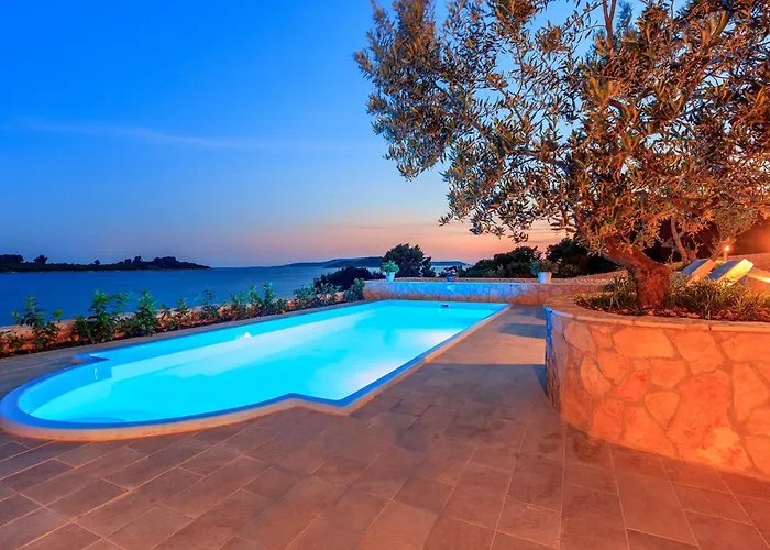Seaside Luxury With A Swimming Pool Cove Siroka, Ciovo - 11749 Trogir