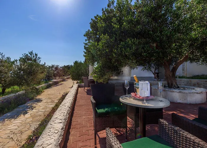 Seaside Luxury With A Swimming Pool Cove Siroka, Ciovo - 11749 * Trogir